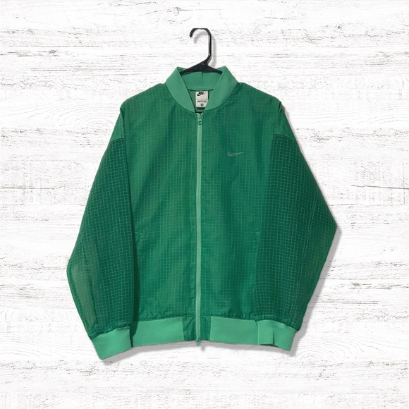 Nike sportswear essential woven varsity Green Sz. Large - Picture 4 of 14